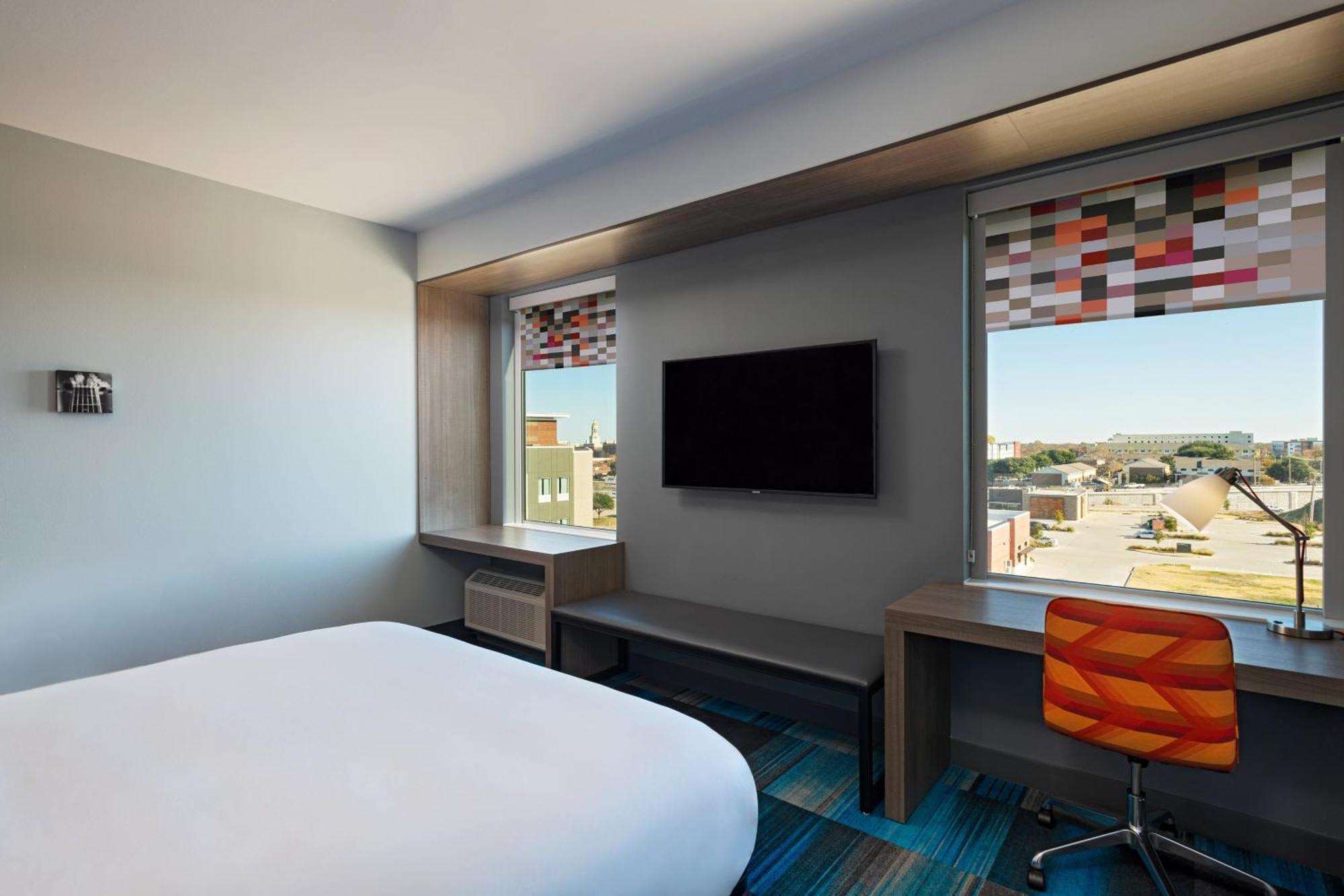 Hotel Aloft Waco Downtown Exterior foto