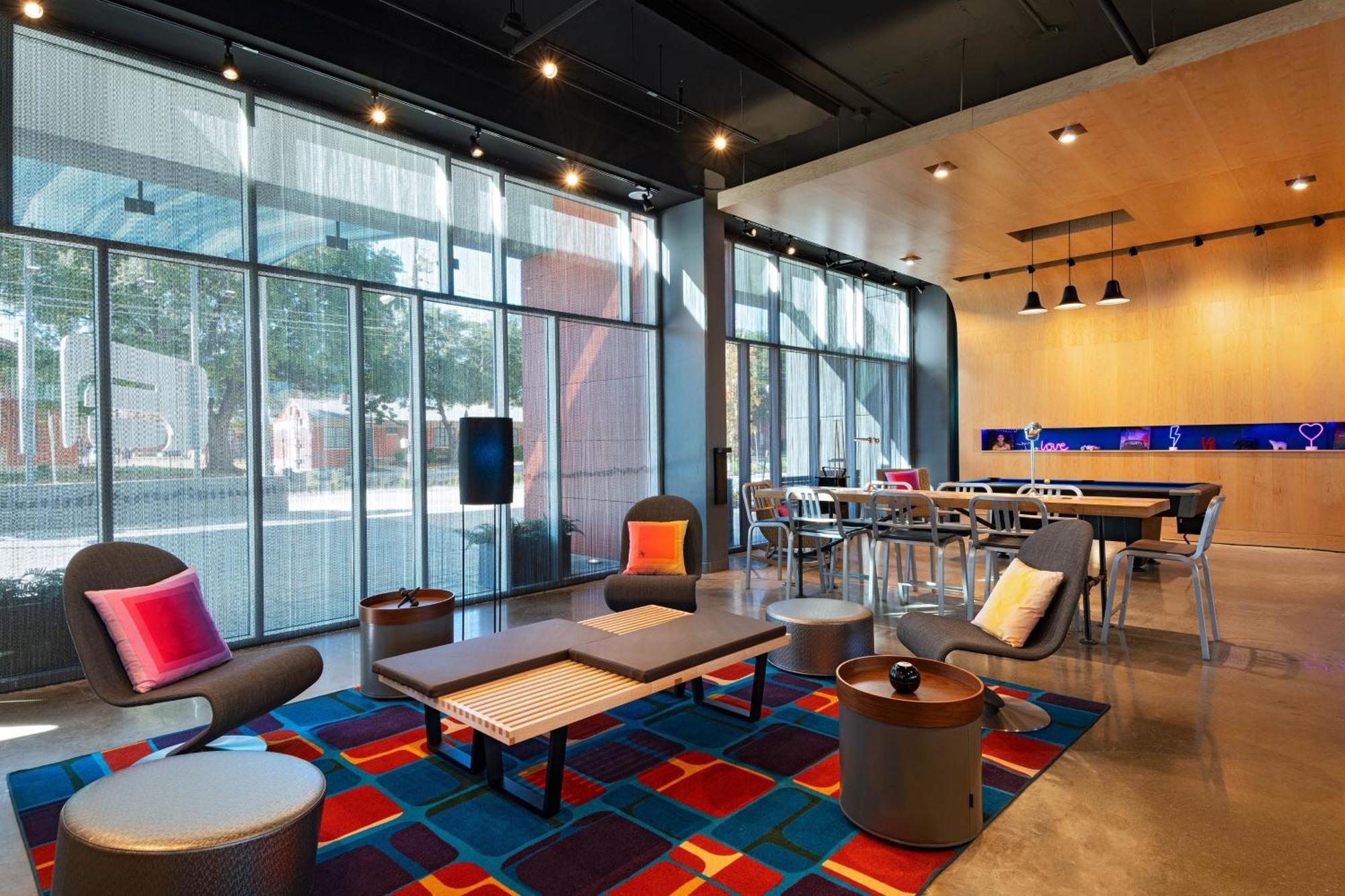 Hotel Aloft Waco Downtown Exterior foto
